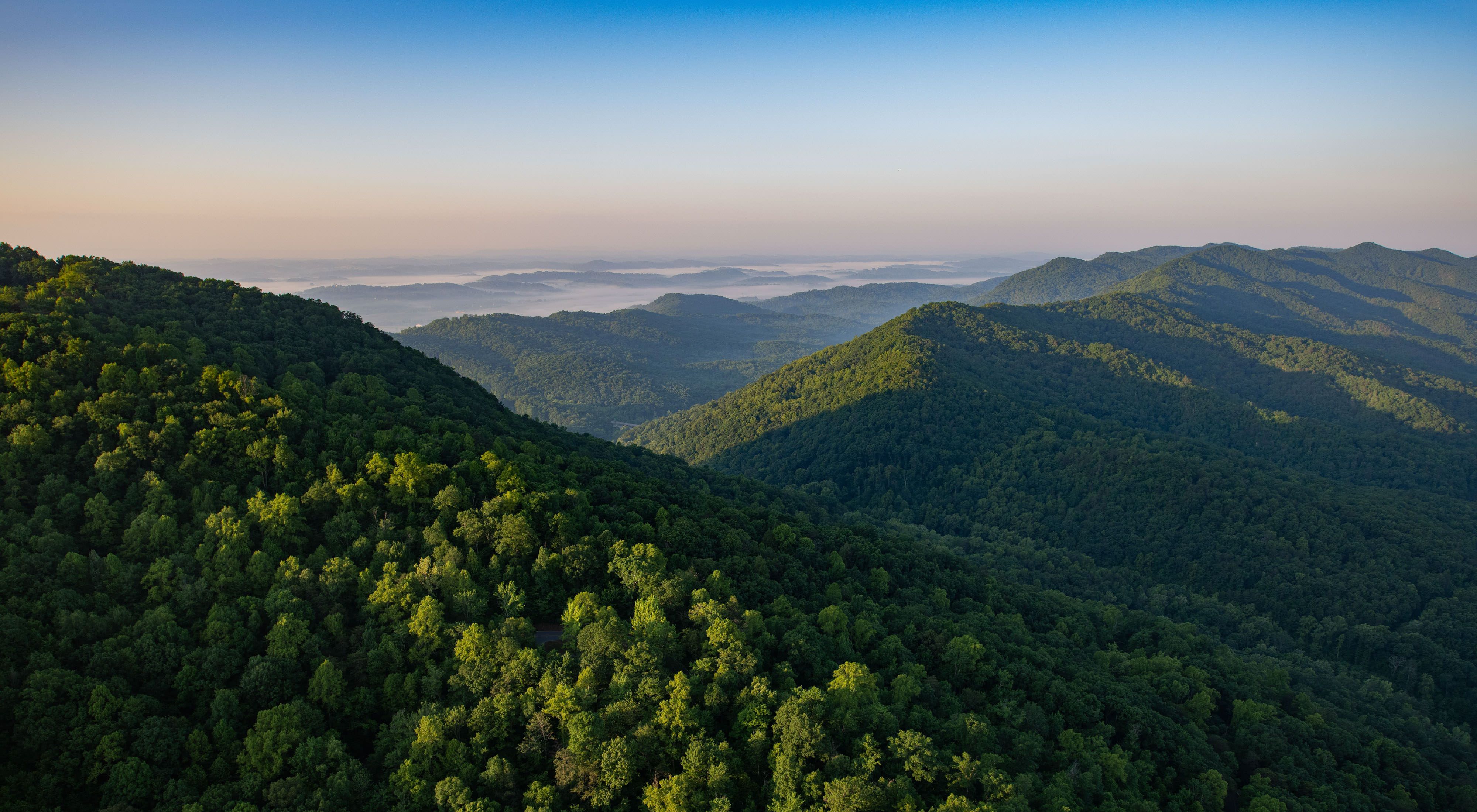 Photo of a sweeping view of mountains at Cumberland Gap.