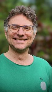 headshot of Marcio Sztutman.
