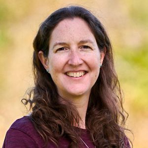 Catherine Burns Headshot