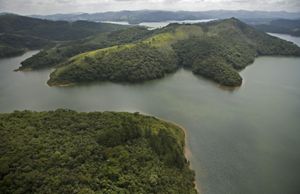 O Brasil abriga 13% de toda água superficial do planeta é o maior aquífero do mundo.
