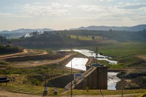 Área de captação de água na Represa do Jaguari, em Joanópolis-SP, no ano de 2015.