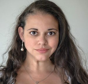 Christina Colondres headshot.