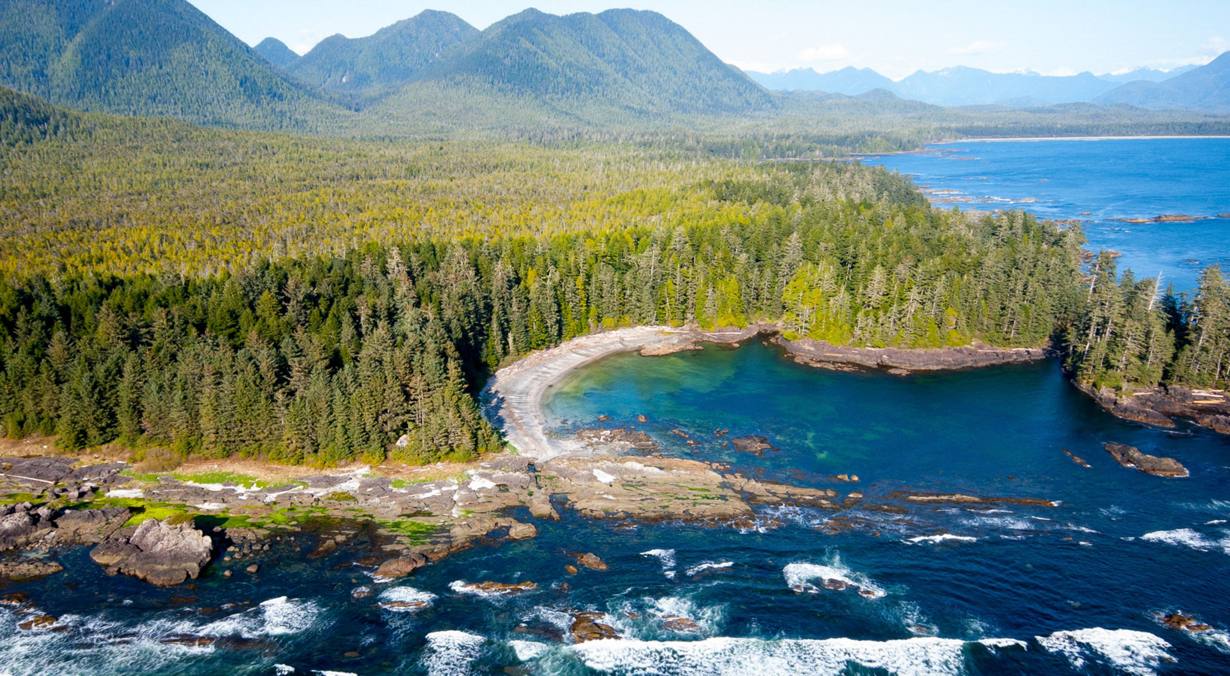 Vista aérea da região de Clayoquot Sound, no Canadá.