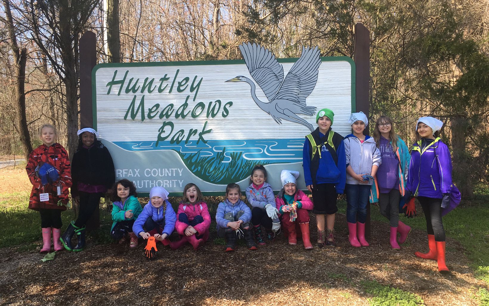 Fairfax County Cleanup 2019 Girl Scout troops 52014 and 3446 from Springfield, VA collected trash in and around a stream in Huntley Meadows Park. © Kelley Galownia / TNC