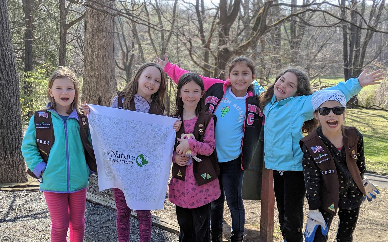 Fairfax County Cleanup 2019 The annual watershed cleanup event is a popular service project for local Girl Scout troops. Roundtree Park. © Jeanne Chang / TNC