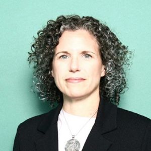 Liz Freirich headshot.