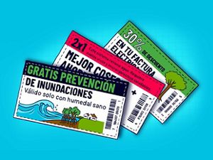 Ilustración. Tres cupones ilustran los beneficios de la naturaleza: ahorro de energía, mejora de cultivos y protección contra inundaciones, todos posibles gracias a ecosistemas saludables. Fondo azul.