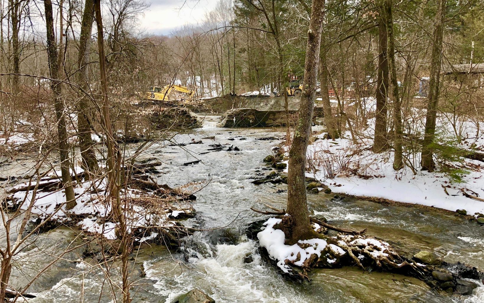 
                
                  Demolition Begins Removal of the Old Papermill Dam begins. 
                  © Sally Harold/The Nature Conservancy
                
              