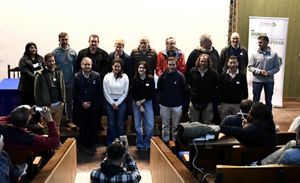 grupo de personas posando para una foto que forman parte de PATChaco.