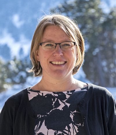 Susan Bates headshot.