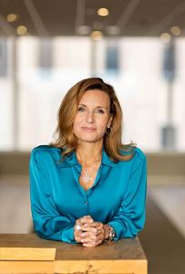 A headshot of Kristen Bauer.