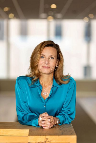 Kristen Bauer headshot.