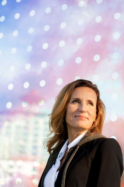 Casual headshot of Kristen Bauer.