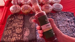 Salah satu produk olahan mangrove diantaranya sirup, kue dan batik dengan pewarna alami dari mangrove.
