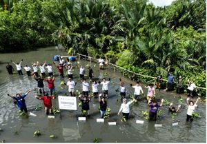 Conservation of Natural Resources Jakarta  (BKSDA) together with Yayasan Konservasi Alam Nusantara (YKAN) and Disney planted mangroves and a Relaxed Conservation Chat (Ngonser) at the Muara Angke Wildlife Reserve (SM) with the theme "Preserving Mangroves, Preserving Life", on Saturday (21/1). This activity is also part of a series of campaigns "Keep Our Oceans Amazing" which aims to increase public awareness and understanding of the importance of preserving marine and coastal ecosystems. 